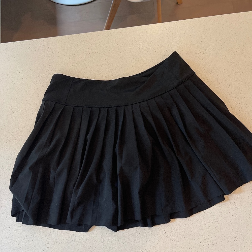 Athleta MEDIUM Elevate skirt/skort. NWOT